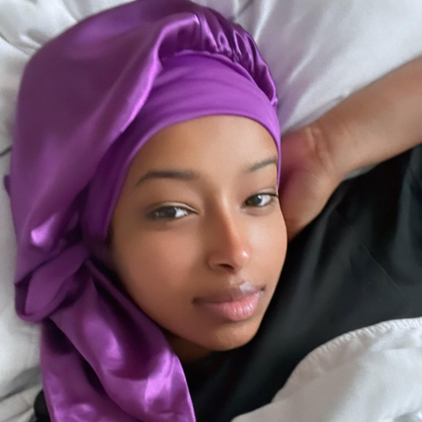 Long Satin Bonnet With Wide Stretchy Edge Band Tie